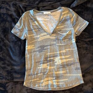 Socialite Gray and Tan Camo Short Sleeve Tee